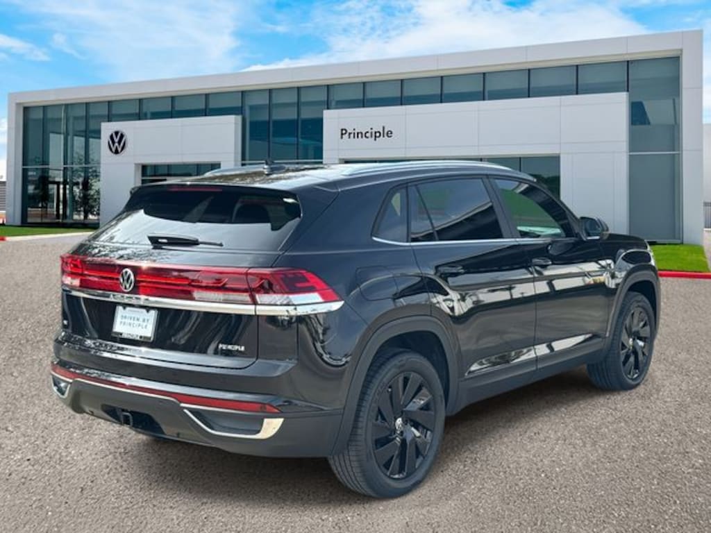 New 2026 Volkswagen Atlas Cross Sport 2.0T SE w/Technology SUV