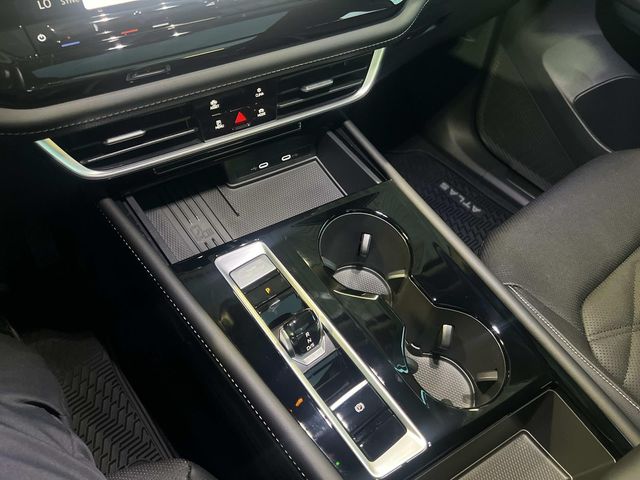 2026 Volkswagen Atlas SE w/Tech - Photo 19