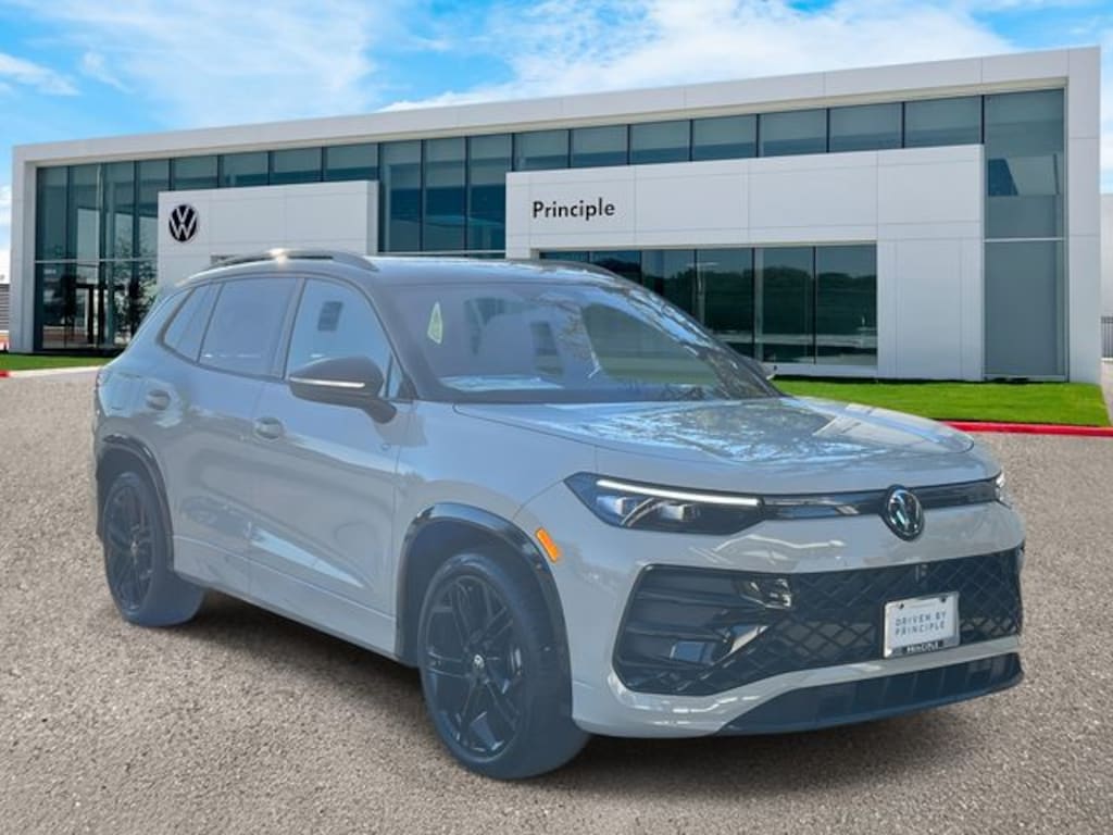 New 2026 Volkswagen Tiguan 2.0T SE SUV