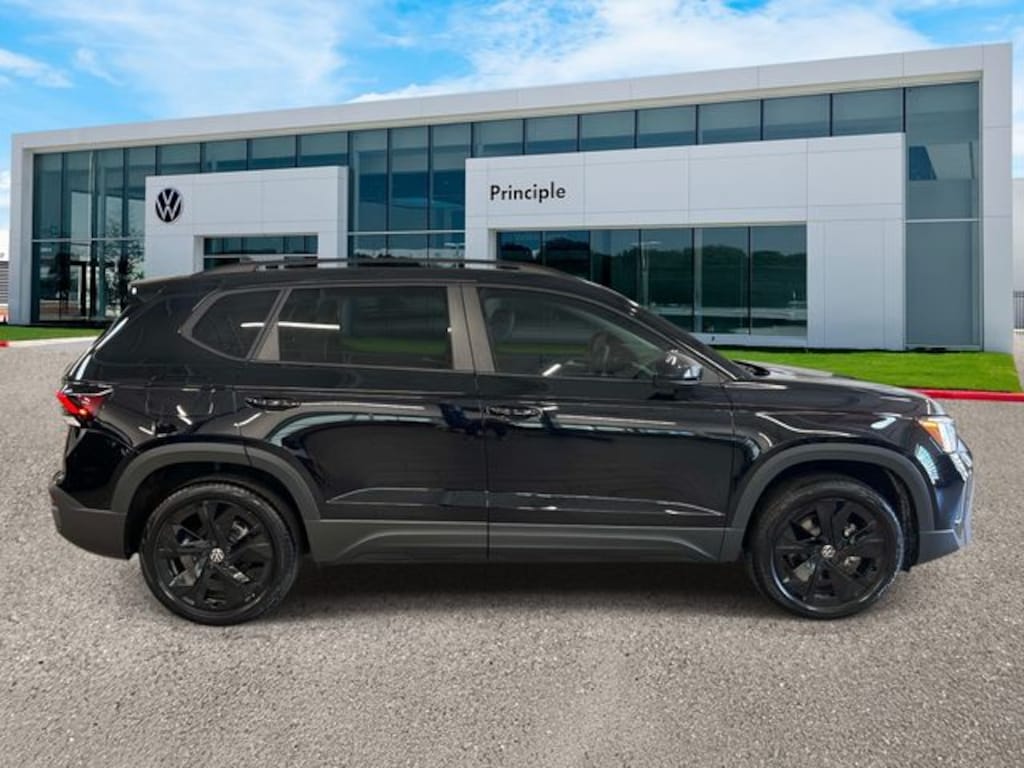 New 2026 Volkswagen Taos 1.5T SE Black SUV