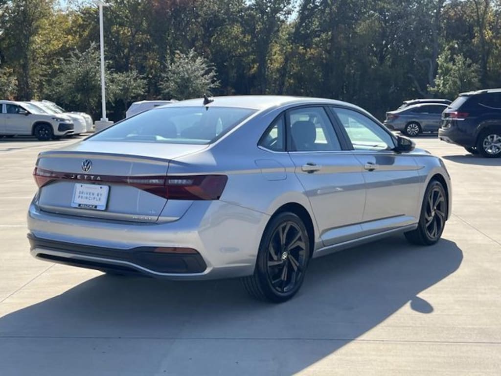 New 2026 Volkswagen Jetta 1.5T SE Sedan