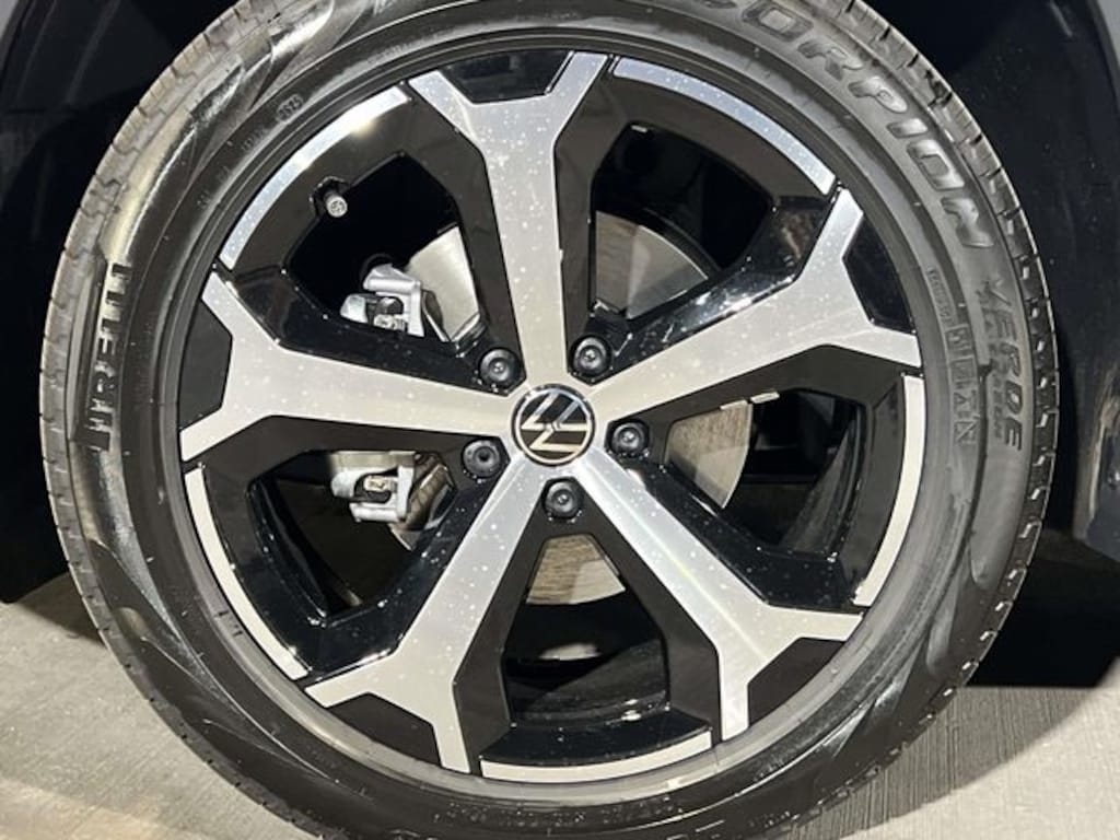 New 2026 Volkswagen Tiguan 2.0T SE SUV
