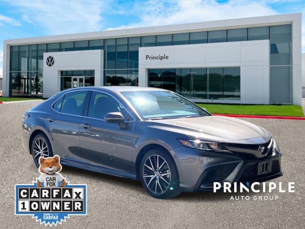 Used 2023 Toyota Camry SE Sedan