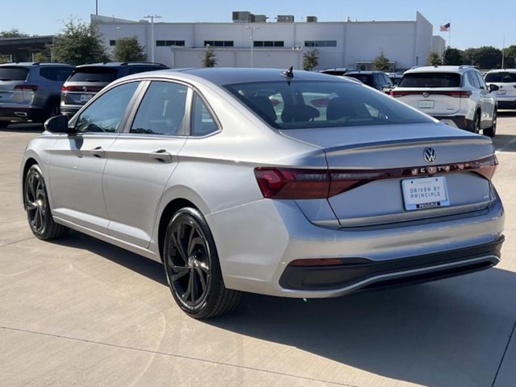 New 2026 Volkswagen Jetta 1.5T SE Sedan