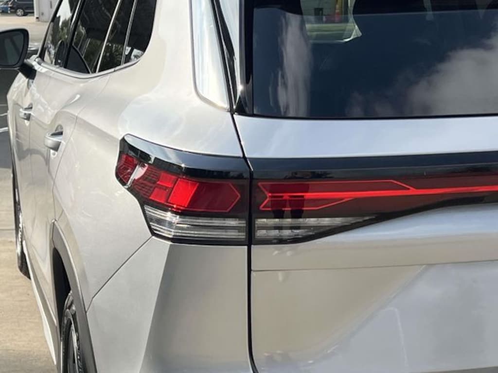 New 2026 Volkswagen Tiguan 2.0T SE SUV