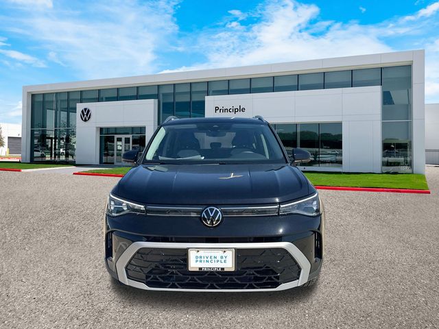 2025 Volkswagen Taos SEL photo 2