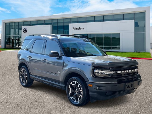 2021 Ford Bronco Sport Outer Banks photo 2