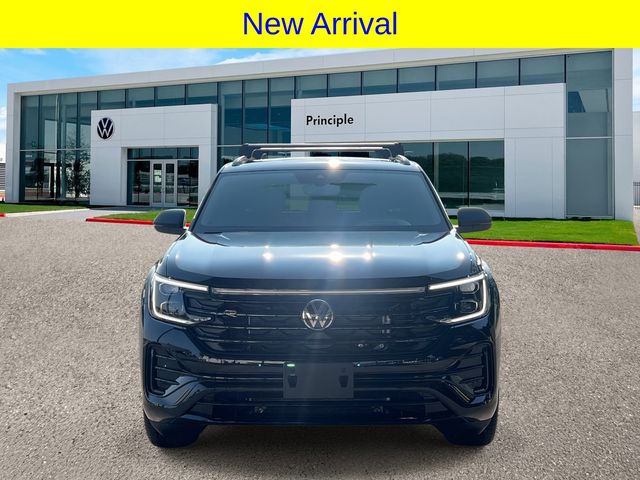 2026 Volkswagen Atlas Cross Sport SEL R-Line photo 2
