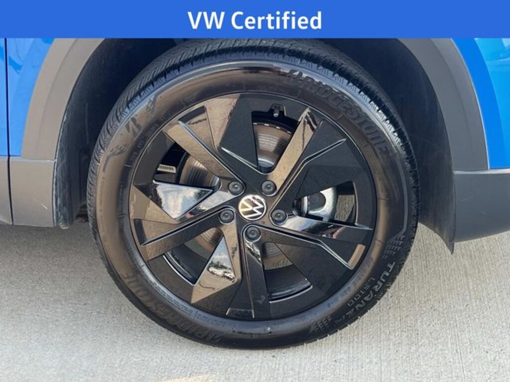 Used 2025 Volkswagen Taos 1.5T SE Black SUV