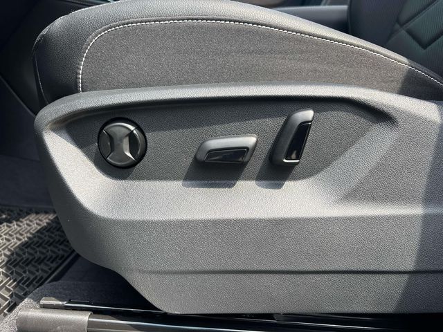 2026 Volkswagen Atlas SE w/Tech - Photo 11