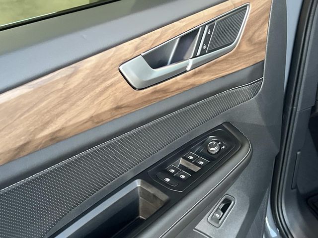 2026 Volkswagen Atlas SE w/Tech - Photo 10