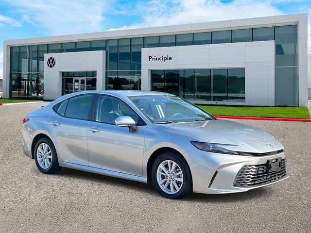 2025 Toyota Camry LE photo 2