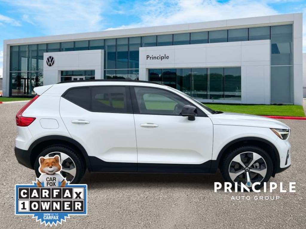 Used 2023 Volvo XC40 B4 FWD Ultimate Dark SUV