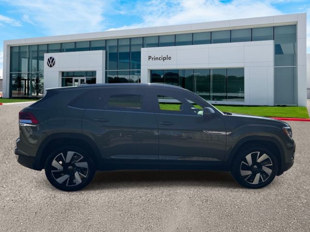 New 2026 Volkswagen Atlas Cross Sport 2.0T SE w/Technology SUV