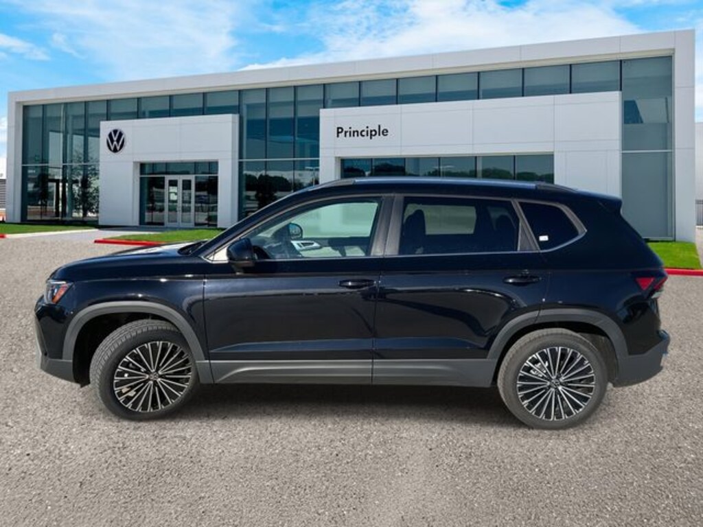 New 2025 Volkswagen Taos 1.5T SE SUV