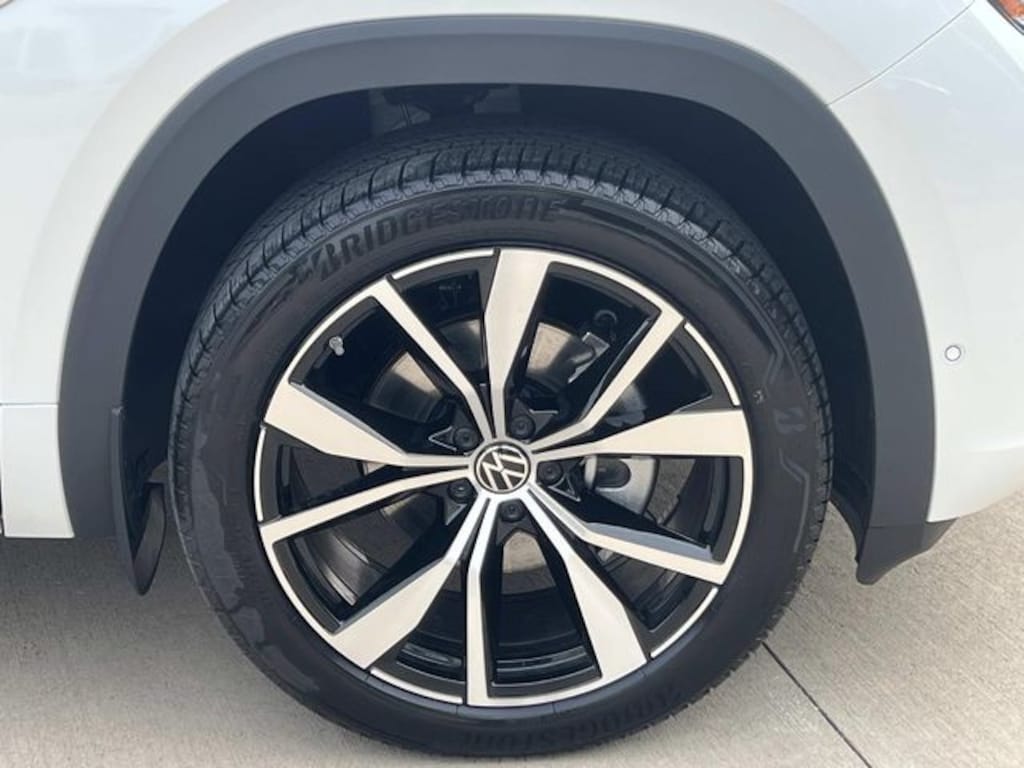 New 2026 Volkswagen Atlas Cross Sport 2.0T SEL Premium R-Line SUV