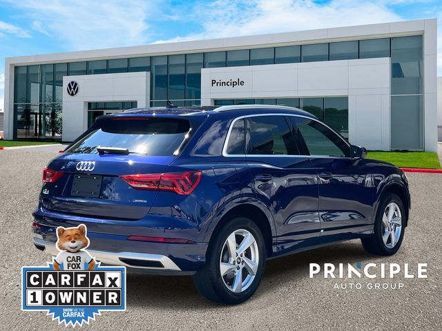 2022 Audi Q3 40 TFSI Premium photo 2