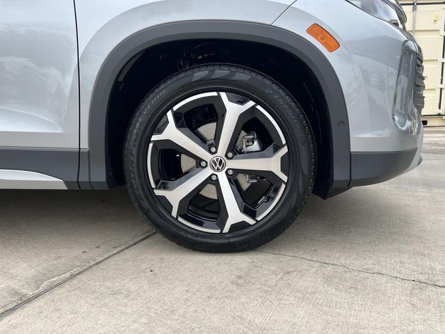 2026 Volkswagen Tiguan SE - Photo 8
