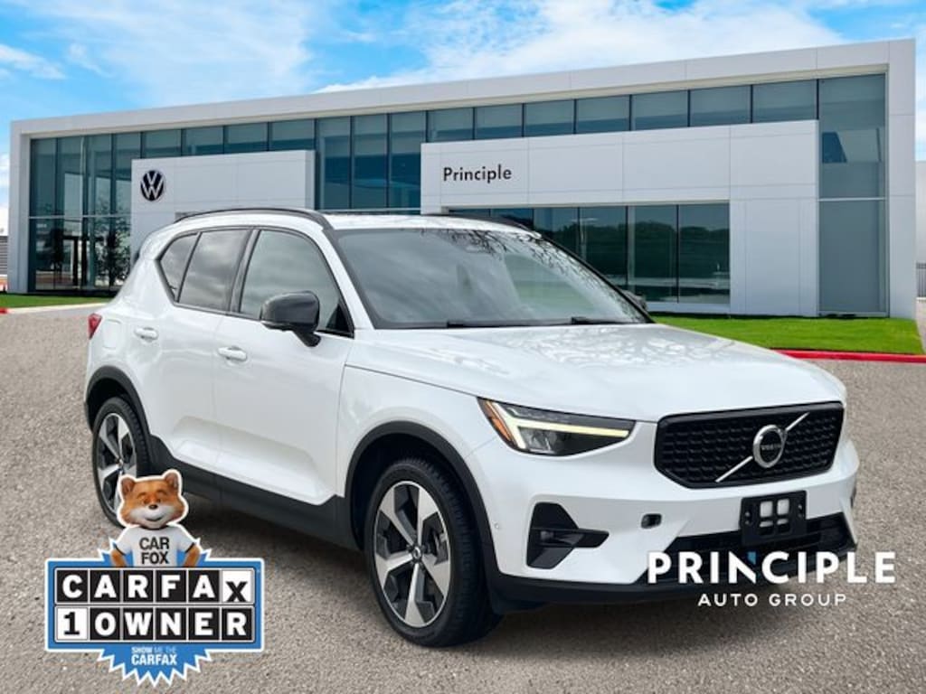 Used 2023 Volvo XC40 B4 FWD Ultimate Dark SUV