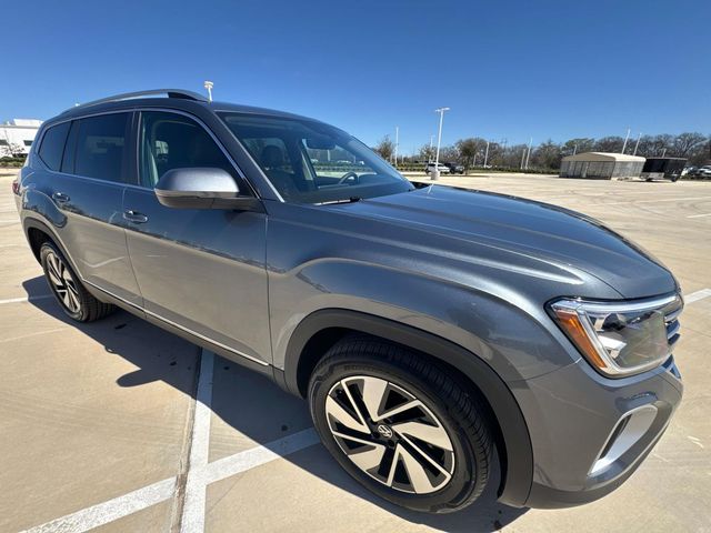 2025 Volkswagen Atlas SEL photo 4