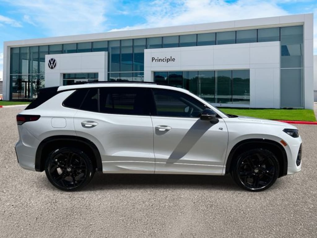 New 2026 Volkswagen Tiguan SE R-Line Black SUV