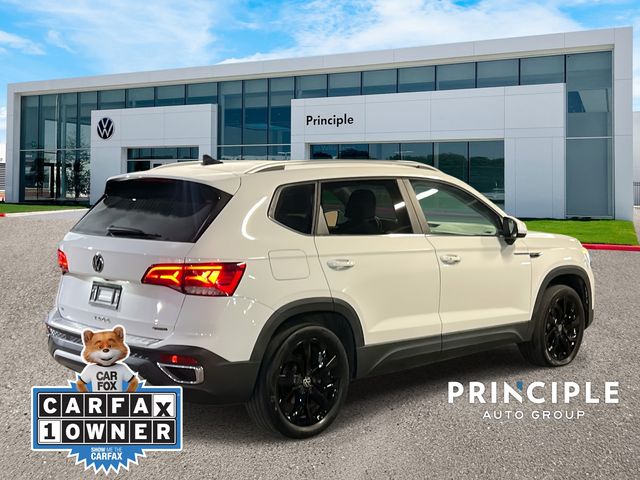 2022 Volkswagen Taos SE photo 3