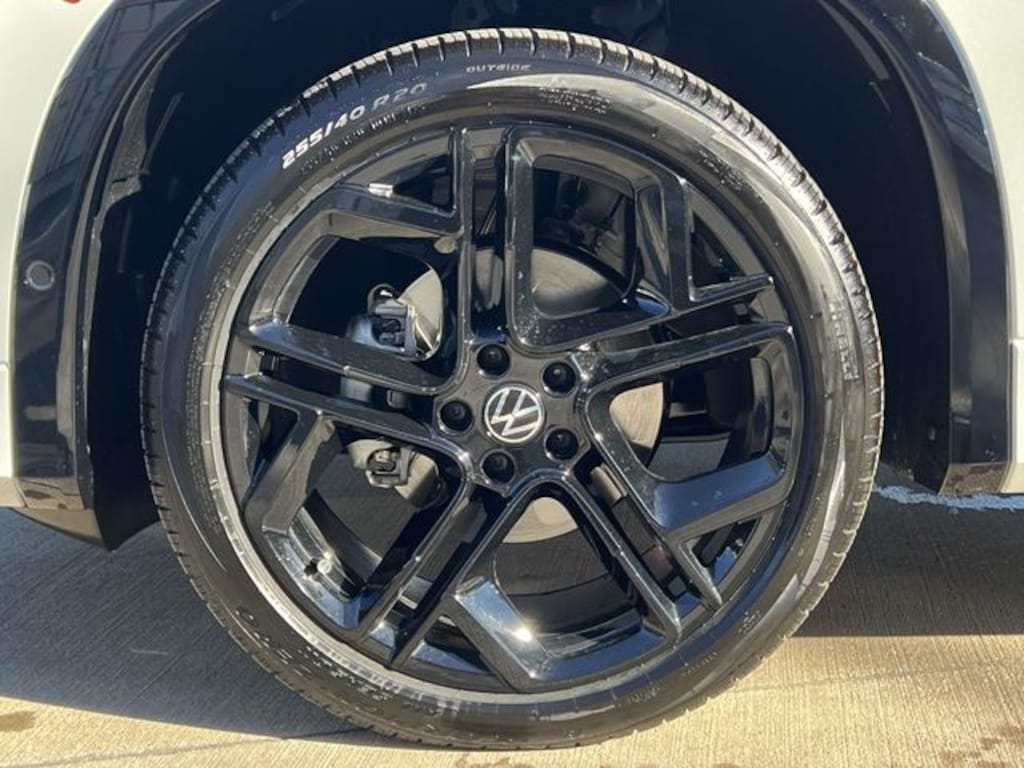 New 2026 Volkswagen Tiguan 2.0T SE R-Line Black SUV