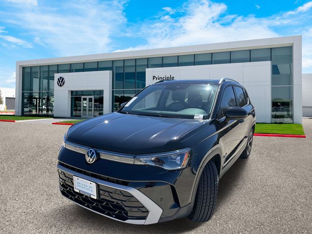 2025 Volkswagen Taos SE photo 3