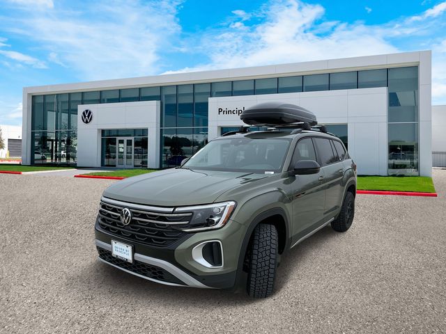 2025 Volkswagen Atlas Peak Edition photo 3