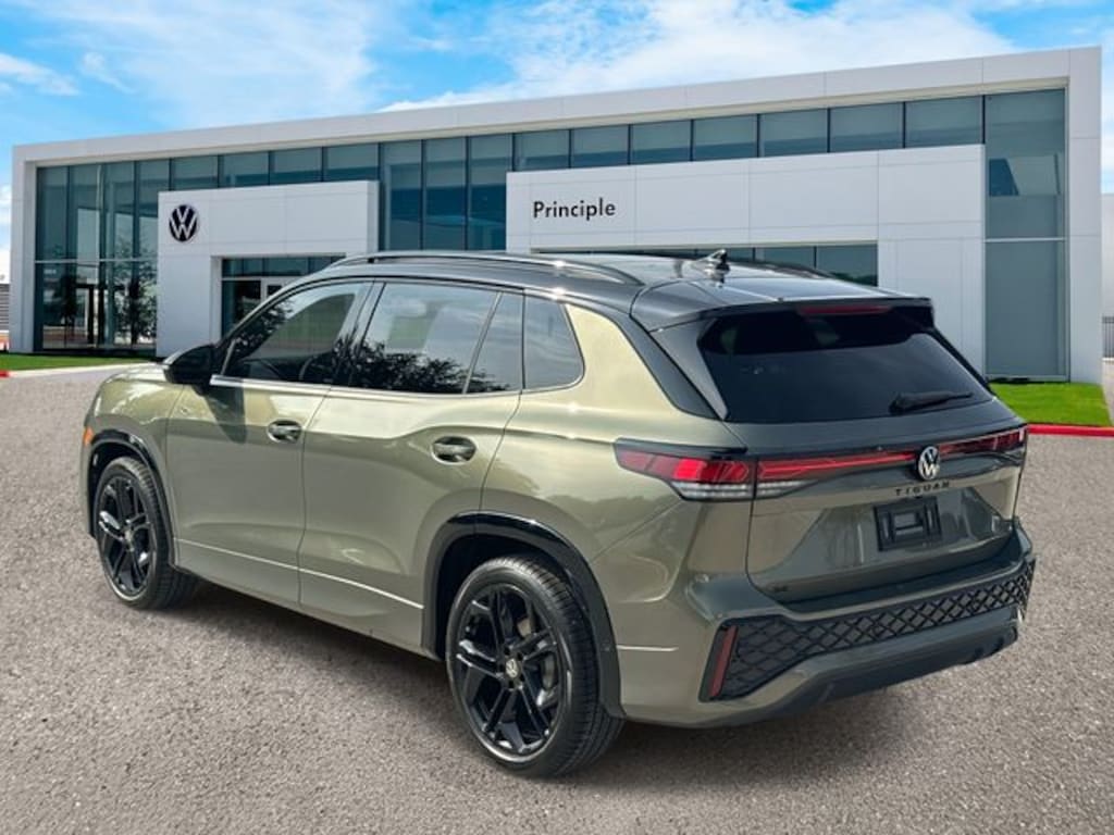 New 2026 Volkswagen Tiguan 2.0T SE R-Line Black SUV