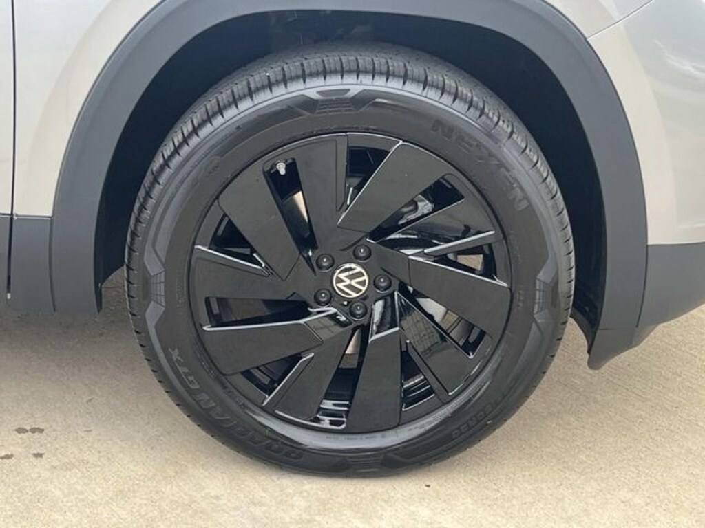 New 2026 Volkswagen Atlas 2.0T SE w/Technology SUV