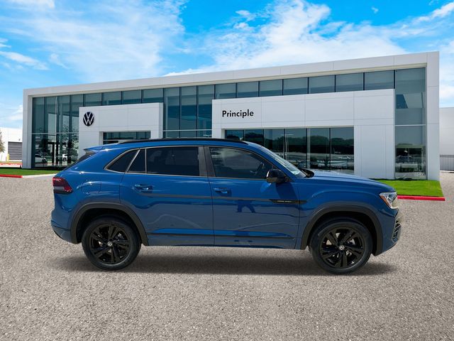 2025 Volkswagen Atlas Cross Sport SEL R-Line photo 4