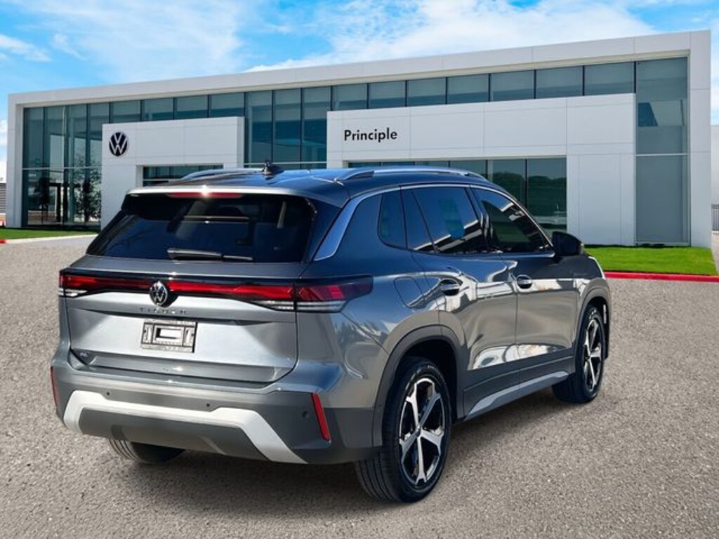 New 2026 Volkswagen Tiguan 2.0T SE SUV