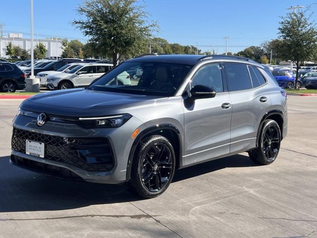 New 2025 Volkswagen Tiguan 2.0T SE R-Line Black SUV