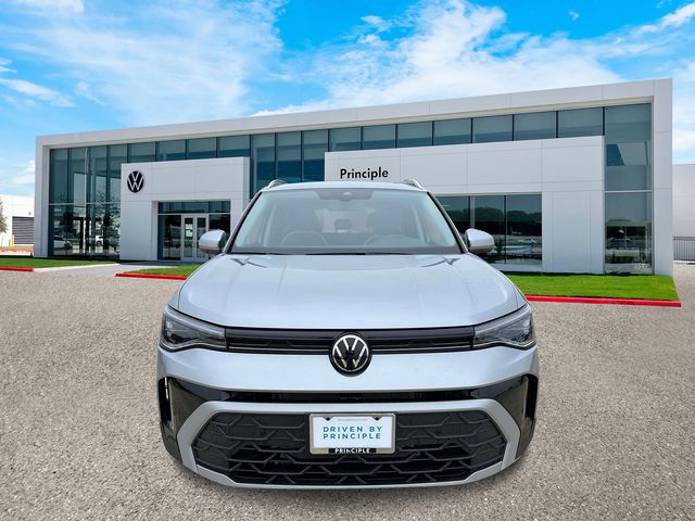 2025 Volkswagen Taos SE photo 2