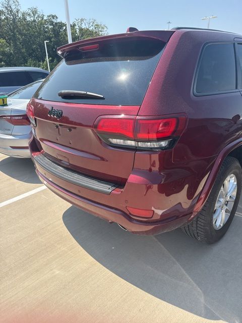2021 Jeep Grand Cherokee Laredo X photo 3