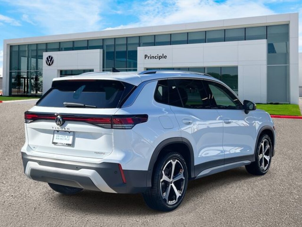 New 2026 Volkswagen Tiguan 2.0T SE SUV