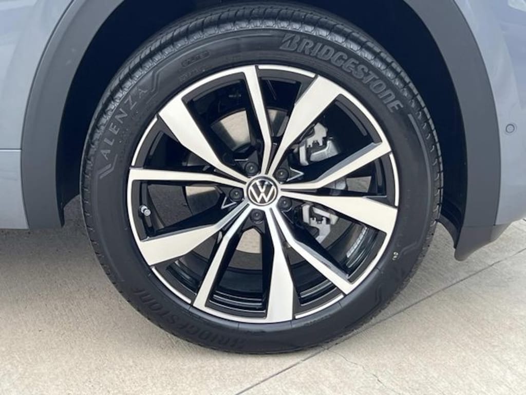 New 2026 Volkswagen Atlas 2.0T SEL Premium R-Line SUV