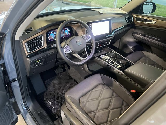 2026 Volkswagen Atlas SE w/Tech - Photo 12
