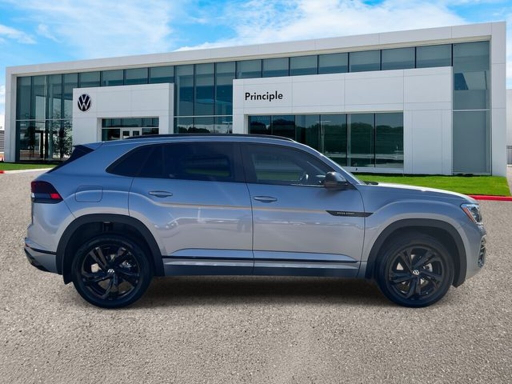 New 2026 Volkswagen Atlas Cross Sport 2.0T SEL R-Line Black SUV