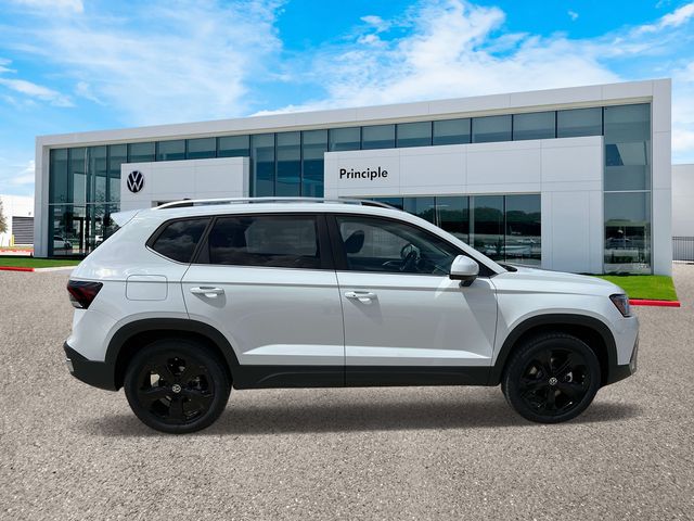 2025 Volkswagen Taos SEL photo 4