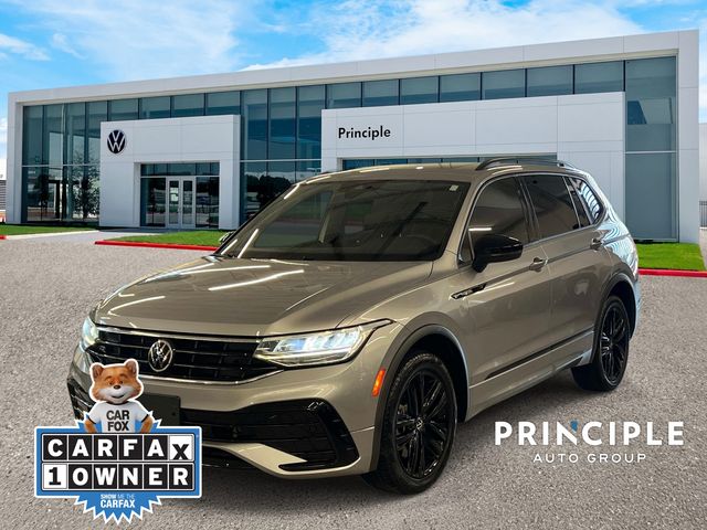 2022 Volkswagen Tiguan 2.0T SE R-Line Black's photo