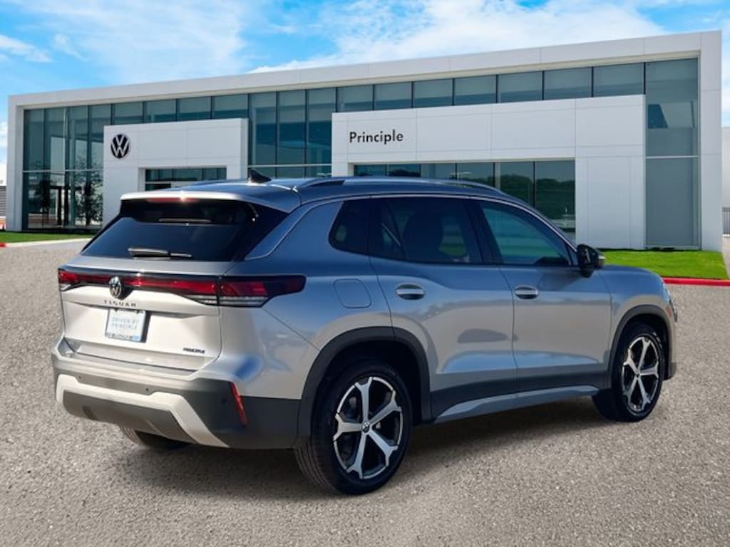 New 2026 Volkswagen Tiguan 2.0T SE SUV