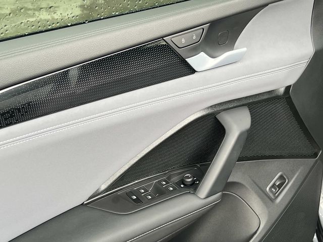 2026 Volkswagen Tiguan SE R-LINE BLACK - Photo 10