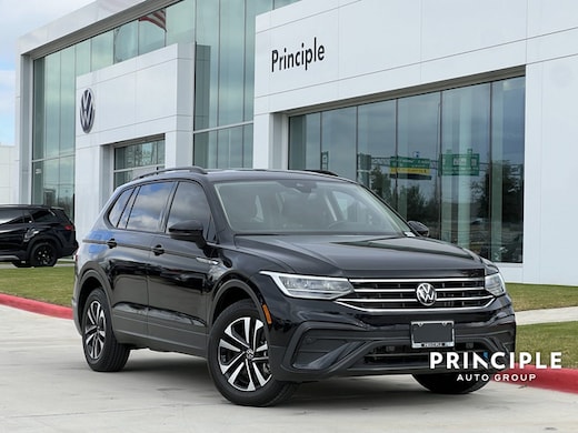 VW Tiguan Allspace first official images emerge