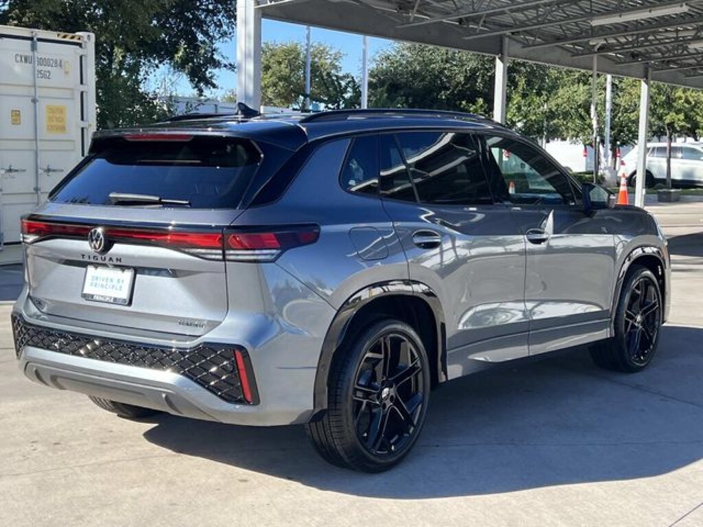 New 2025 Volkswagen Tiguan 2.0T SE R-Line Black SUV