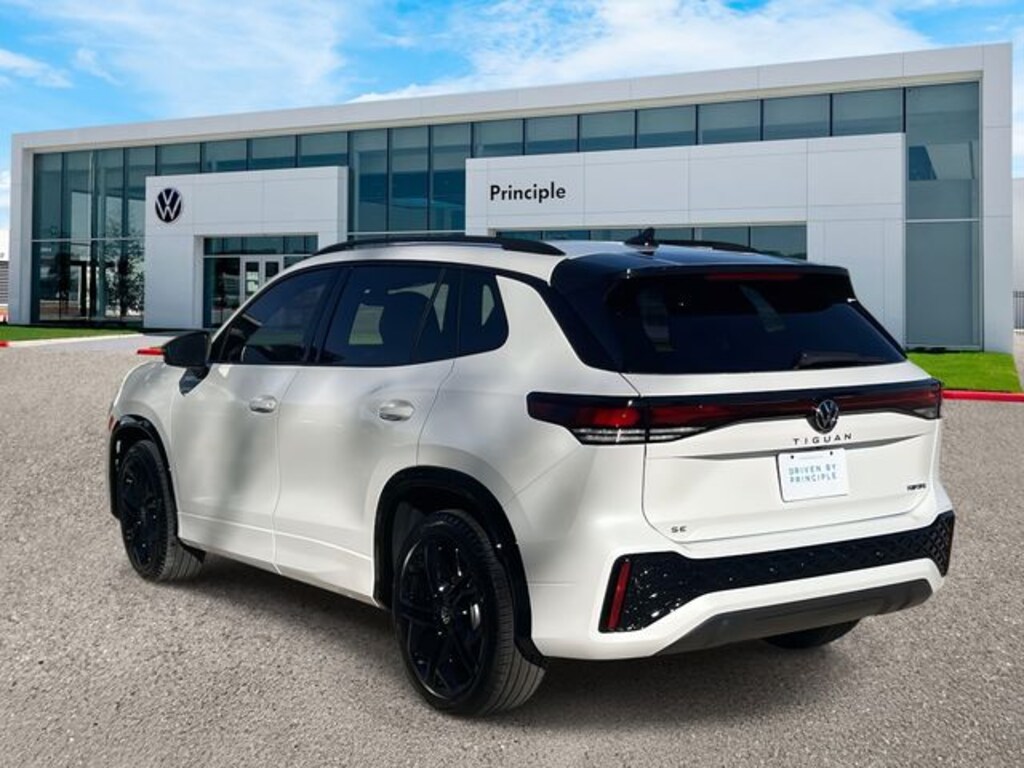 New 2026 Volkswagen Tiguan 2.0T SE R-Line Black SUV