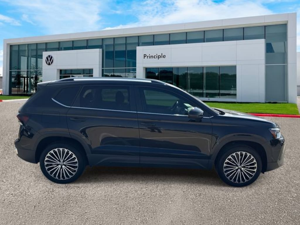 New 2025 Volkswagen Taos 1.5T SE SUV