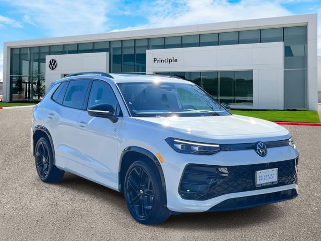 New 2026 Volkswagen Tiguan 2.0T SE SUV