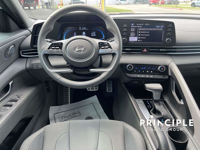 2025 Hyundai Elantra SEL - Photo 24